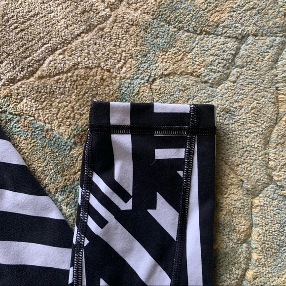 Victoria’s Secret Sport VSX Leggings - Picture 4 of 4